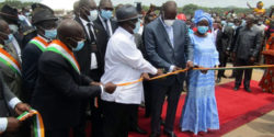 EBOMAF-CI : Le Président Alassane Ouattara inaugure la route Ferkessédougou-Nassian-Kong